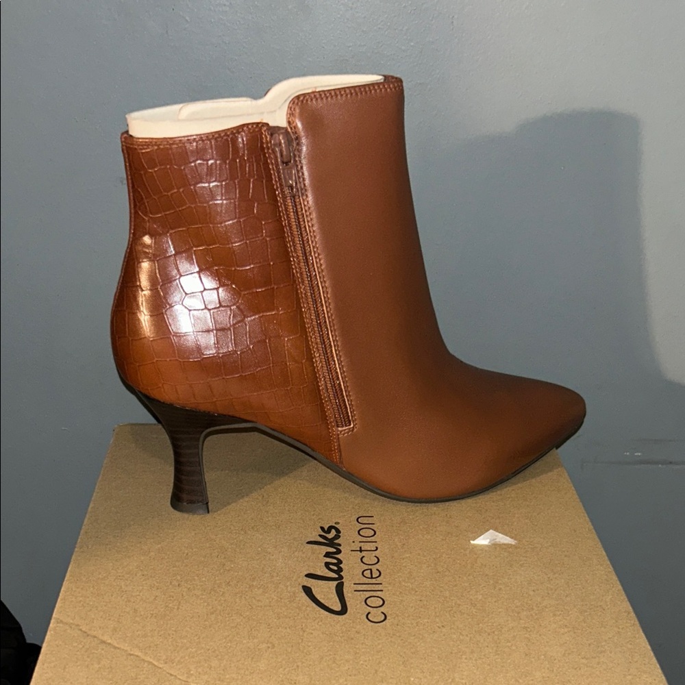 Clarks Women's Tan Croc-Embossed Heeled Boots